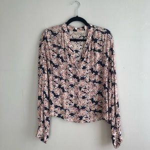 Hinge Cropped Long Sleeved Floral Blouse (size m)